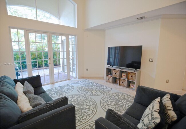 5536 NW 113th Pl in Doral, FL - Building Photo - Building Photo