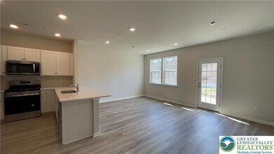 1137 Martin Rd in Breinigsville, PA - Foto de edificio - Building Photo