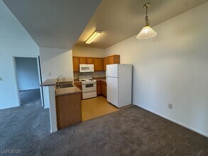 2141 Hussium Hills St in Las Vegas, NV - Building Photo - Building Photo