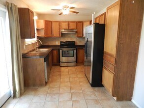 2615 NW Locksley Ln in Lawton, OK - Building Photo - Building Photo