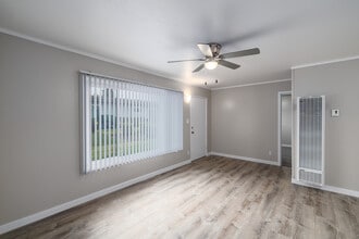 Park Palomar in Chula Vista, CA - Foto de edificio - Interior Photo