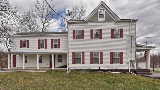 84 Mill St, Unit B in Newton, NJ - Building Photo - Building Photo