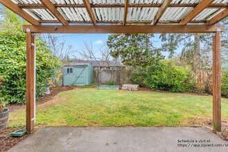 13595 NW Westlawn Terrace in Portland, OR - Building Photo - Building Photo