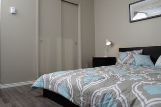 291 St Anne's Rd in Winnipeg, MB - Building Photo - Building Photo