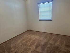 1303 Meadow Ln in Weatherford, OK - Foto de edificio - Building Photo