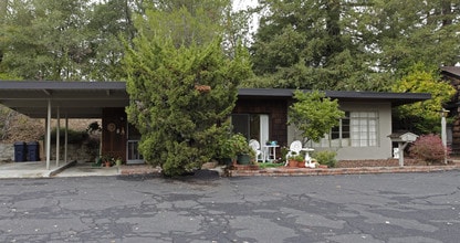 3603 Happy Valley Rd in Lafayette, CA - Foto de edificio - Building Photo