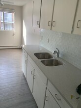 Hearth Manor in Edmonton, AB - Building Photo - Building Photo