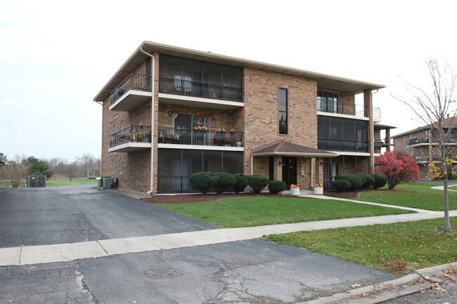 16749 Paxton Ave in Tinley Park, IL - Building Photo - Building Photo