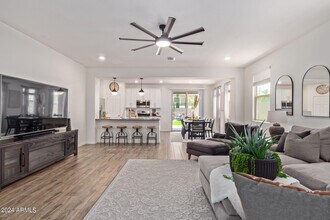 4145 W Bradshaw Creek Ln in Phoenix, AZ - Building Photo - Building Photo