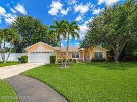 563 Summers Creek Dr in Merritt Island, FL - Building Photo