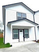 1313 Ellington St in Houston, TX - Building Photo