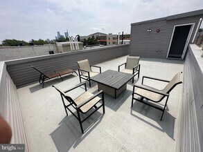 2034 Ridge Ave in Philadelphia, PA - Building Photo - Building Photo