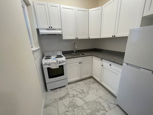 1669 Commonwealth Ave, Unit 22
