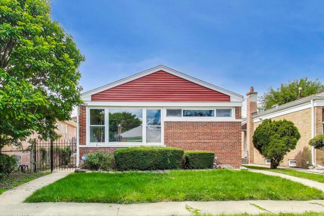 6544 N Albany Ave in Chicago, IL - Building Photo