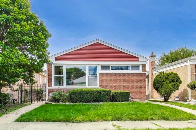 property at 6544 N Albany Ave