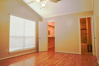 8299 Cambridge St in Houston, TX - Building Photo - Building Photo