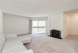 28121 Highridge Rd, Unit 412 in Rolling Hills Estates, CA - Building Photo - Building Photo