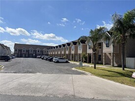 2 Doctor's Dr in Edinburg, TX - Building Photo