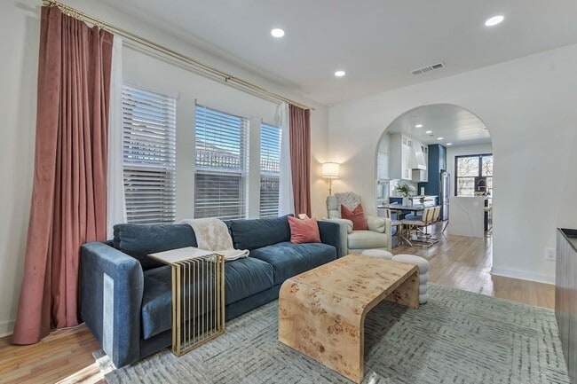 302 S Saint Mary Ave in Dallas, TX - Building Photo - Building Photo