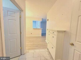 11322 Westbrook Mill Ln in Fairfax, VA - Building Photo