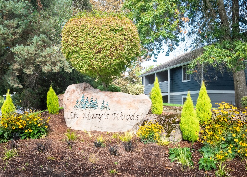 St. Mary's Woods Apartments in Beaverton, OR - Foto de edificio