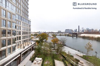 478 Kent Ave in Brooklyn, NY - Building Photo - Building Photo