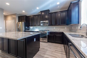 12382 Loggeta Way in Las Vegas, NV - Building Photo - Building Photo