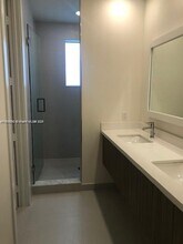 10229 NW 64th Terrace in Doral, FL - Building Photo - Building Photo
