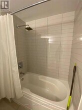 5180 Yonge St in Toronto, ON - Building Photo - Building Photo