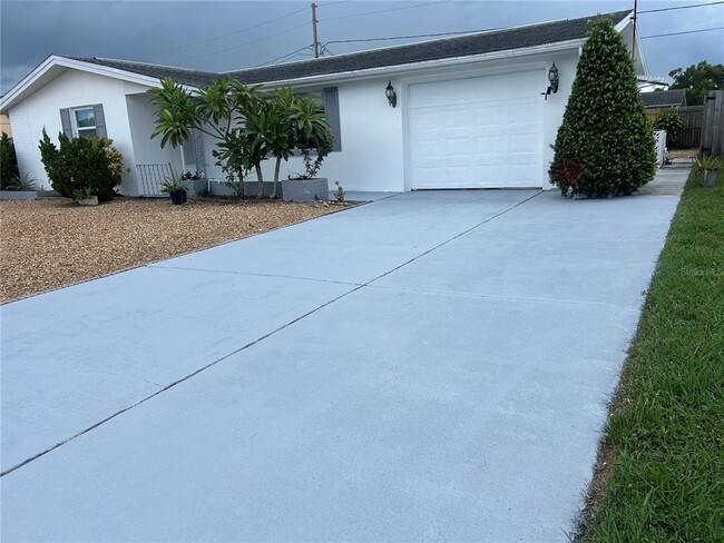 5724 Mosaic Dr in Holiday, FL - Building Photo - Building Photo