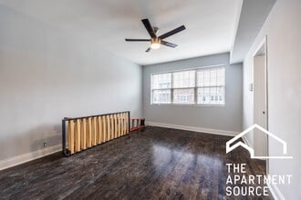 2551 W Fullerton Ave in Chicago, IL - Building Photo - Building Photo