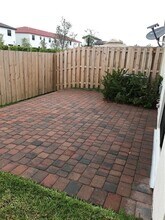 8806 NW 103rd Ave in Doral, FL - Building Photo - Building Photo