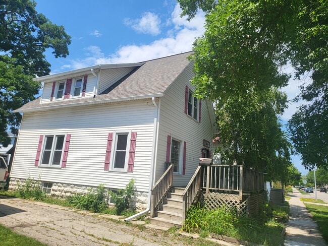 property at 204 N Macy St