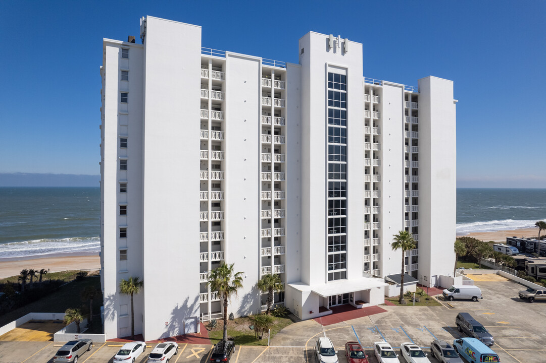 Van Lee Condominiums in Ormond Beach, FL - Building Photo