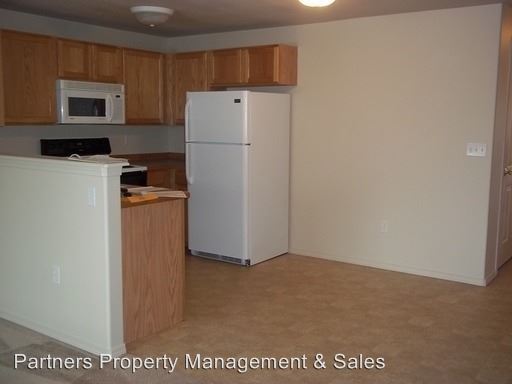 2561 NW Cedar Ave in Redmond, OR - Building Photo