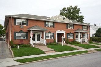 Fairfield At Valley Stream in Valley Stream, NY - Building Photo - Building Photo