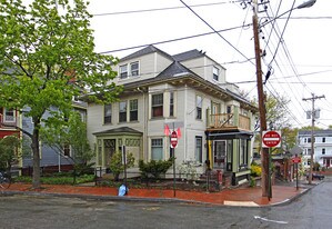 1 Crescent St in Portland, ME - Building Photo