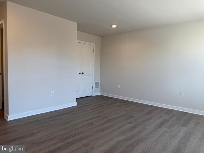 property at 33 E Front St