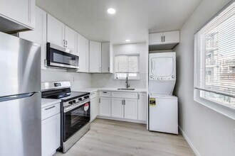 329 Lester Ave in Oakland, CA - Foto de edificio - Building Photo