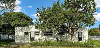 1046 Jann Ave in Opa Locka, FL - Building Photo