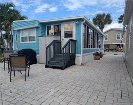 438 Nettles Blvd in Jensen Beach, FL - Building Photo