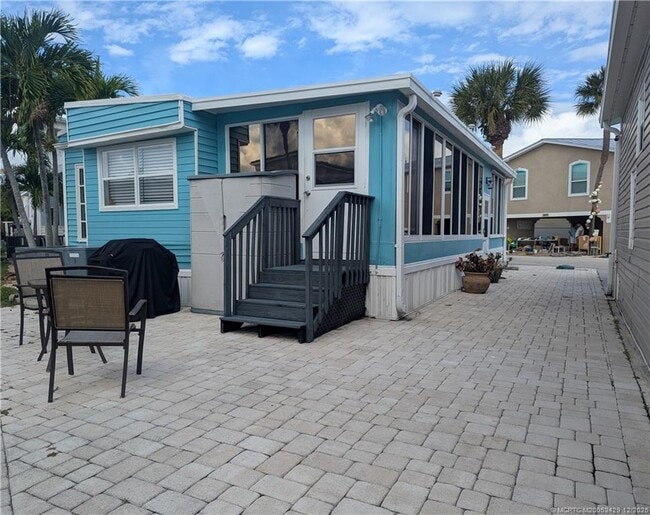 property at 438 Nettles Blvd