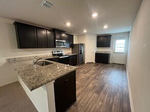 708 Shoal Crk in Canyon Lake, TX - Building Photo - Building Photo