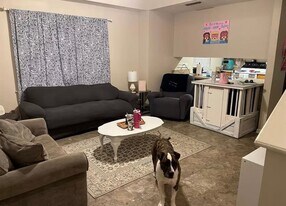 608 Elm St in Troy, AL - Building Photo