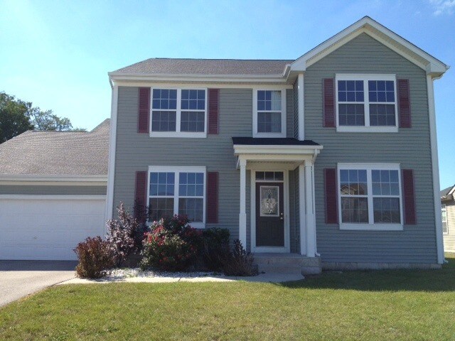 405 Preserve Dr in Genoa, IL - Building Photo