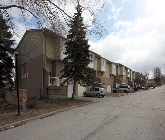 1-55 Deerrun Cres
