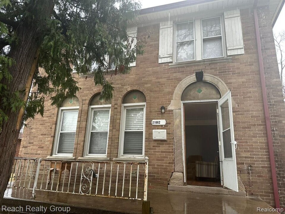 21662 Bennett St, Unit AUCMJH in Detroit, MI - Building Photo