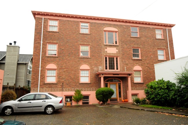 Magnolia Apartments in Seattle, WA - Foto de edificio - Building Photo