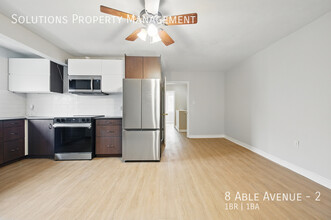 8 Able Ave in Brantford, ON - Building Photo - Building Photo