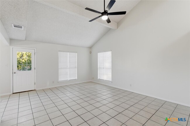 115 Crest Dr in San Marcos, TX - Building Photo - Building Photo